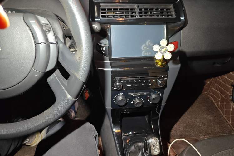 Used Citroen C-Quatre 2013 1.6L Manual Prestige CNG Model Audio And AC Panel