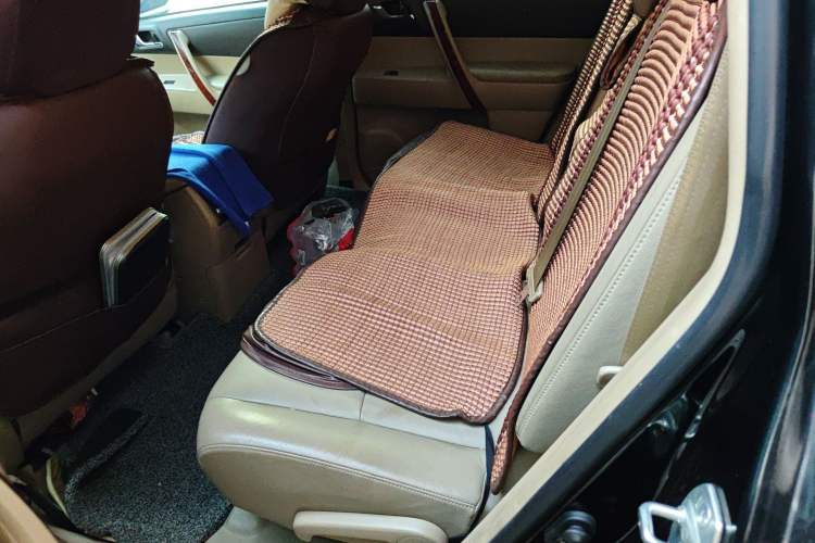 Used Toyota Highlander 2013 2.7L Two-Wheel Drive 7-Seater Zijin Edition Left Rear Seat