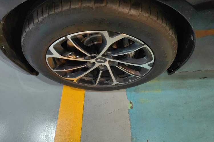 Used XPeng P7 2020 Rear-Drive Long-Range Smart Drive Version Left Front Wheel Hub