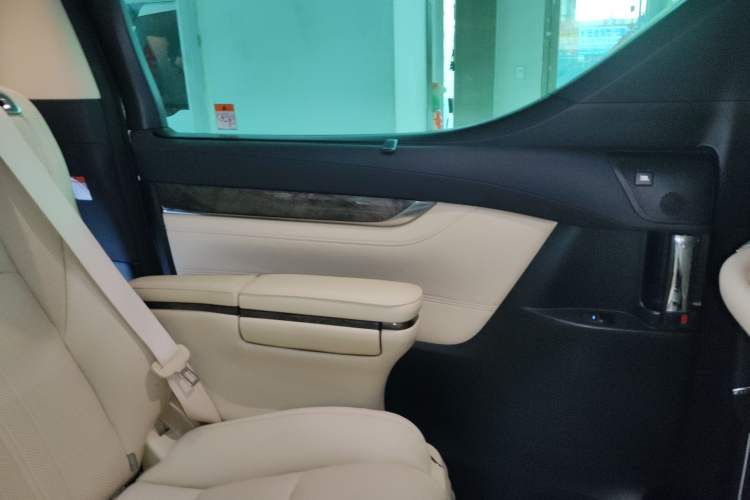 Used Toyota Alphard 2021 Dual-Engine 2.5L Prestige Edition
