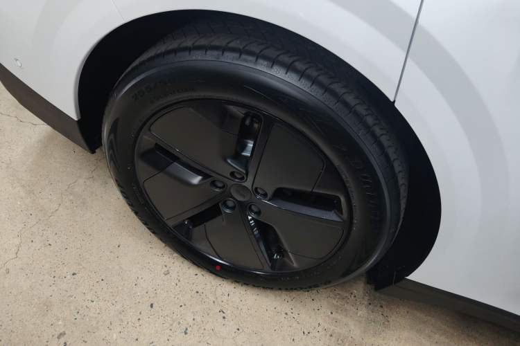 Used Li Auto Li Auto i6 2025 Model Two-Wheel-Drive Standard Type