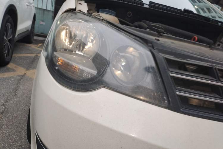 Used Volkswagen Polo 2011 Jingqu 1.6L Automatic Siku Edition Right Front Headlight