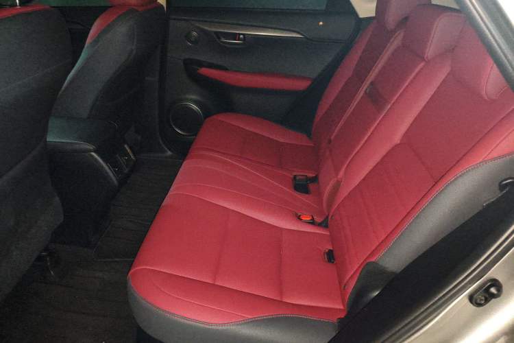 Used Lexus NX 2020 200 Front-Wheel Drive Vmotion Edition China VI Standard Left Rear Seat