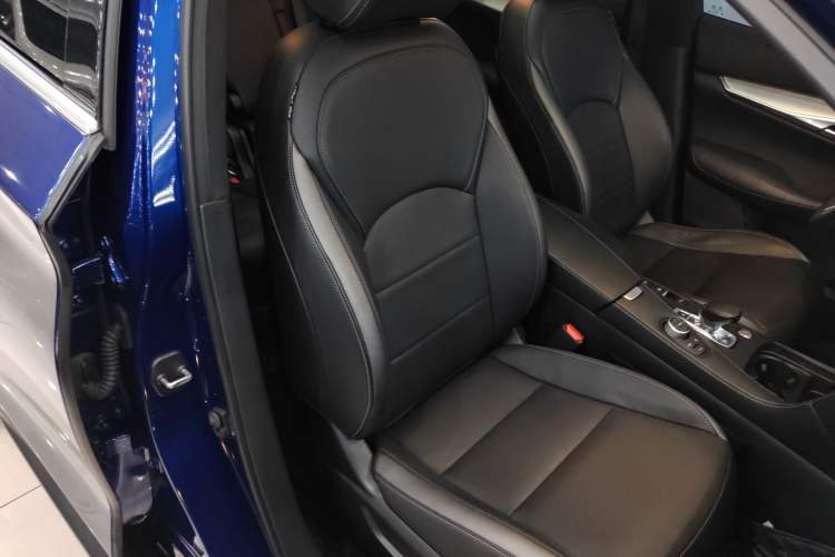 Used Infiniti QX50 2018 2.0T Two-Wheel Drive Fashion Edition Right Front Seat