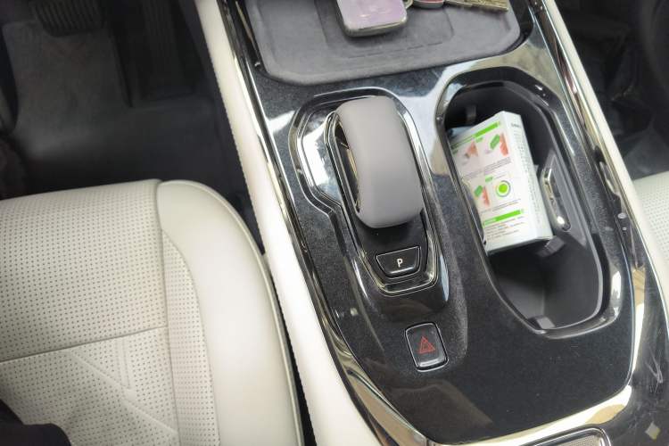 Used Zeekr 009 2024 7-Seater Walk-Through Version Four-Wheel Drive 108 kWh