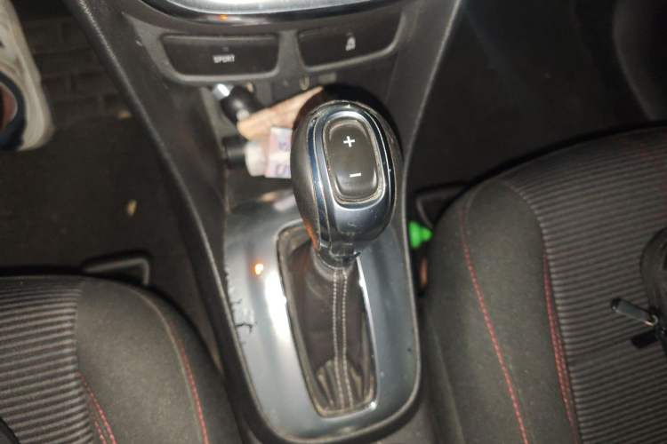 Used Buick Encore 2015 1.4T Automatic Two-Wheel Drive Urban Elite Version
