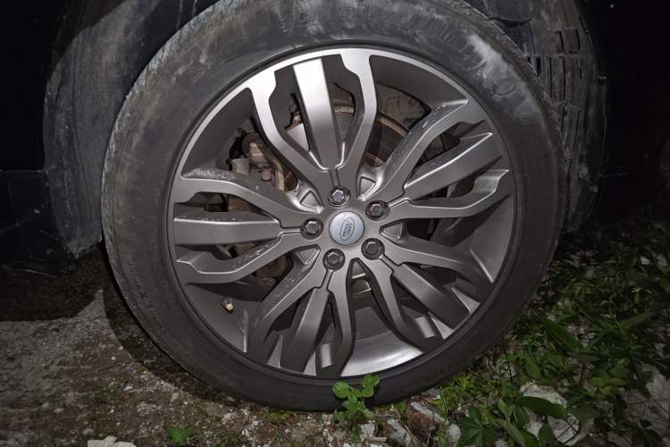 Used Land Rover Range Sport 2016 3.0 SC V6 HSE DYNAMIC Right Front Wheel Hub