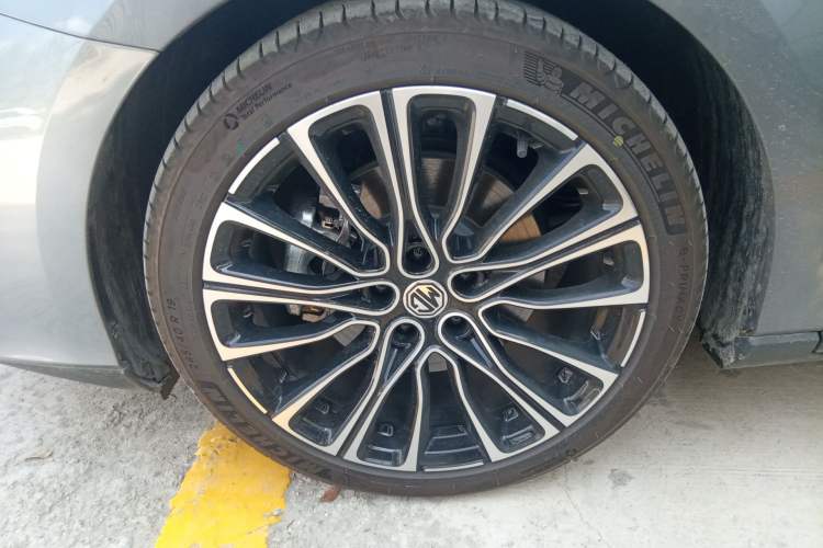 Used MG 7 2025 1.5T 300 DCT Elegant Edition
