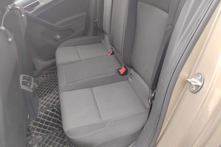 Used Volkswagen Golf 2018 1.6L Automatic Fashion Model