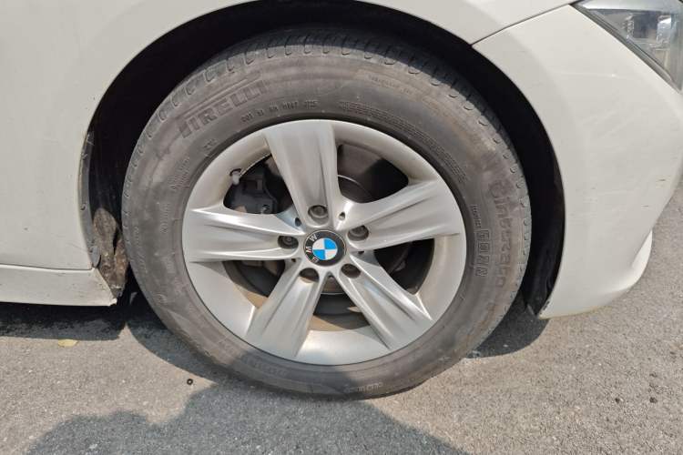 Used BMW 3 Series 2014 320i Active Edition Right Front Wheel Hub