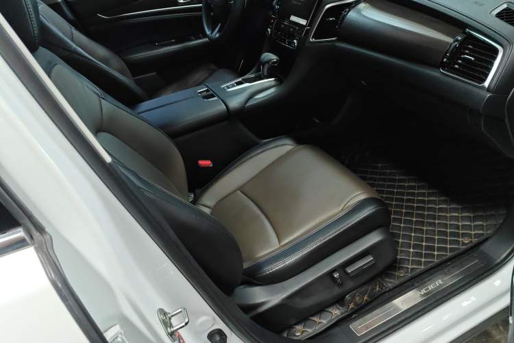 Used Honda Avancier 2017 240TURBO Two-Wheel Drive Elite Edition Right Front Seat