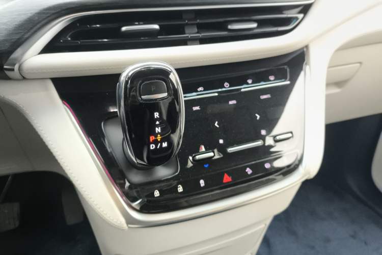 Used Buick GL8 2022 Avenir Avia Four-Seat Prestige Edition Gear Lever