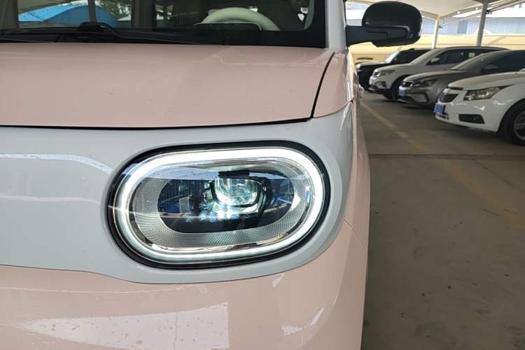 Used Wuling Hongguang MINIEV 2024 3rd Generation 215km Advanced Version
