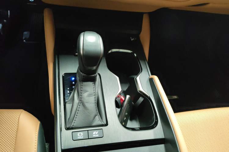 Used Lexus ES 2025 300h Deluxe Edition Gear Lever