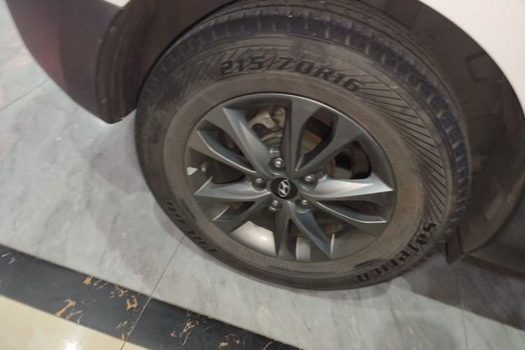 Used Hyundai ix35 2015 2.0L Automatic 2WD Comfort Edition China V Standard Right Rear Wheel Hub