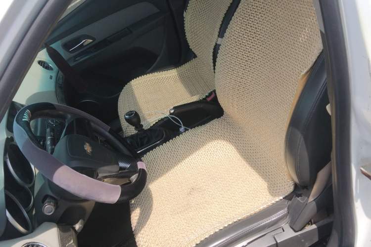 Used Chevrolet Cruze 2013 1.6L SE MT Left Front Seat