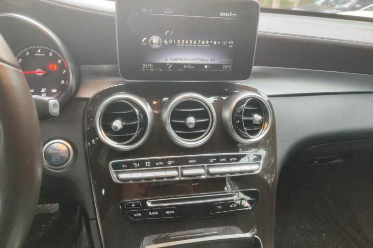 Used Mercedes-Benz GLC 2019 Facelift GLC 260 L 4MATIC Luxury Model
