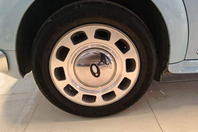 Used ORA Ballet Cat 2022 401 km Alice Edition Right Rear Wheel Hub