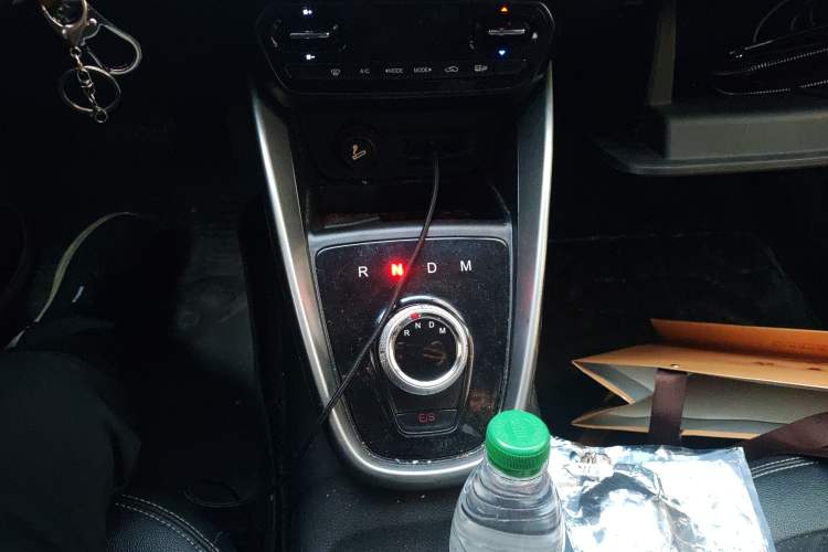 Used Baojun 510 2017 1.5L Automatic Fashion Model Gear Lever