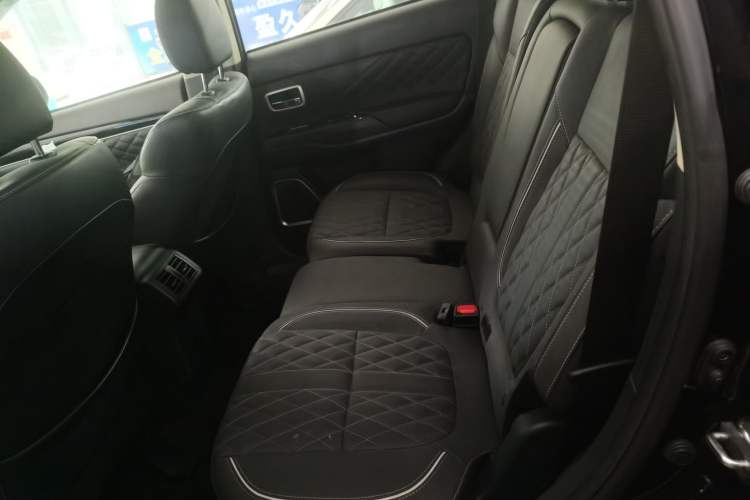 Used Mitsubishi Outlander 2021 2.0L Two-Wheel Drive Comfort Edition 7 Seats
