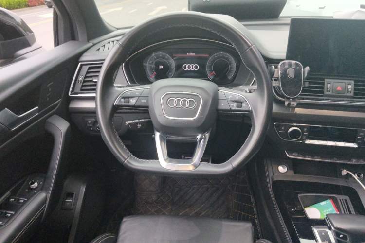 Used Audi Q5L 2023 40T Luxury Dynamic Model Steering Wheel