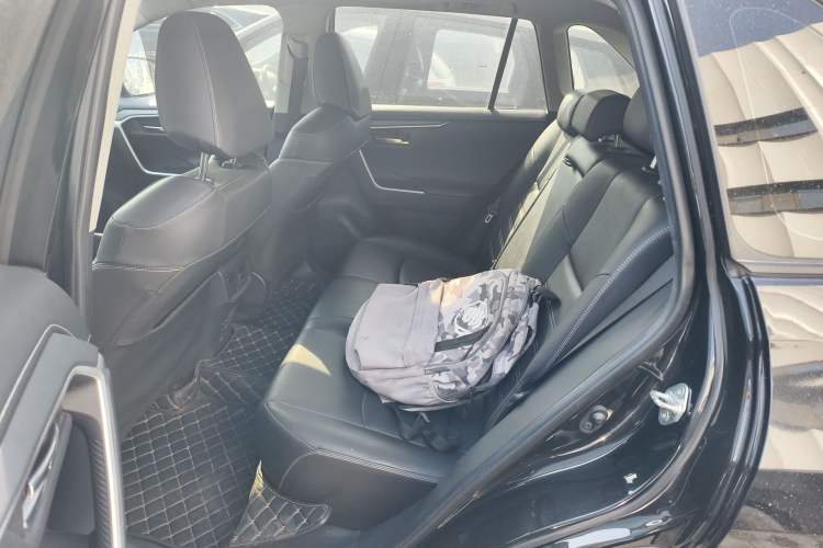 Used Toyota RAV4 2021 2.0L CVT 4x4 Style PLUS Edition
