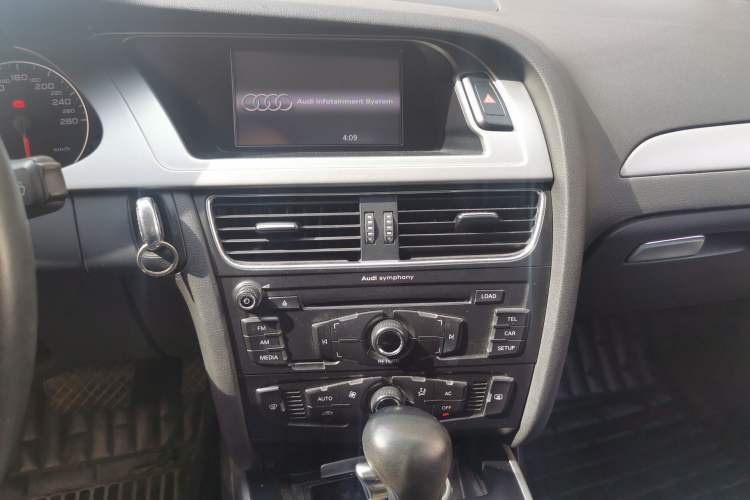 Used Audi A4L 2011 1.8 TFSI Comfort Model