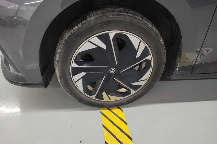 Used MG 4 EV 2023 415 km Range Sea-Faring Champion Edition Left Front Wheel Hub