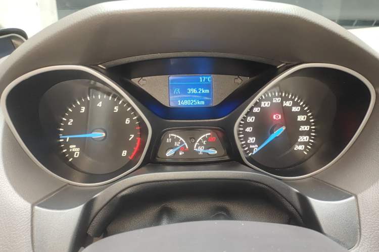 Used Ford Focus 2012 Sedan 1.6L Manual Comfort Model
