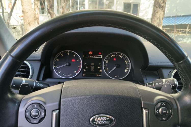 Used Land Rover Discovery 2016 3.0 SC Obsidian Black Heritage Edition HSE