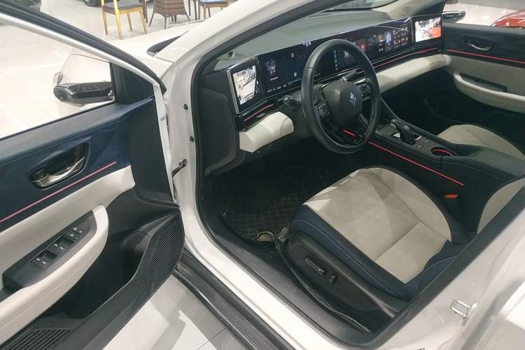 Used Lingxi L 2024 Player No. 1 Edition Interior 3