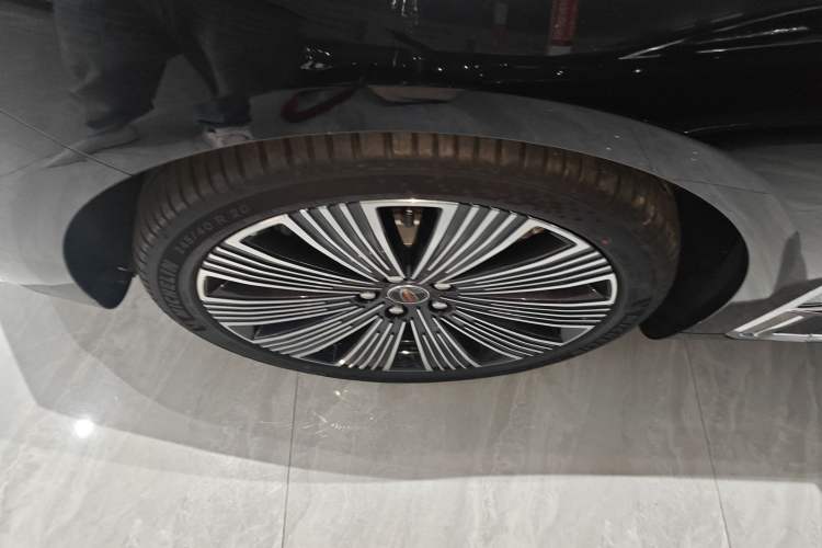 Used Hongqi H9 2025 2.0T Two-Wheel Drive Flagship Luxury Business Edition 5 Seats
