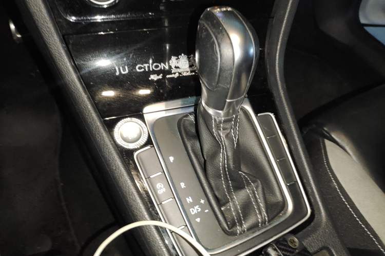 Used Volkswagen Golf 2016 1.4TSI Automatic R-Line
