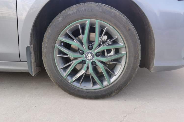 Used BYD Qin PLUS 2024 HONOR Edition DM-i 120KM Leading Model
