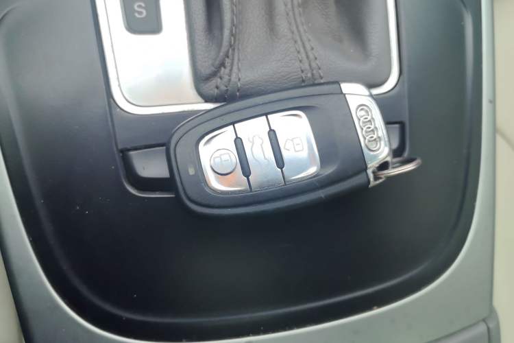 Used Audi A4L 2012 1.8 TFSI Automatic Comfort Model
