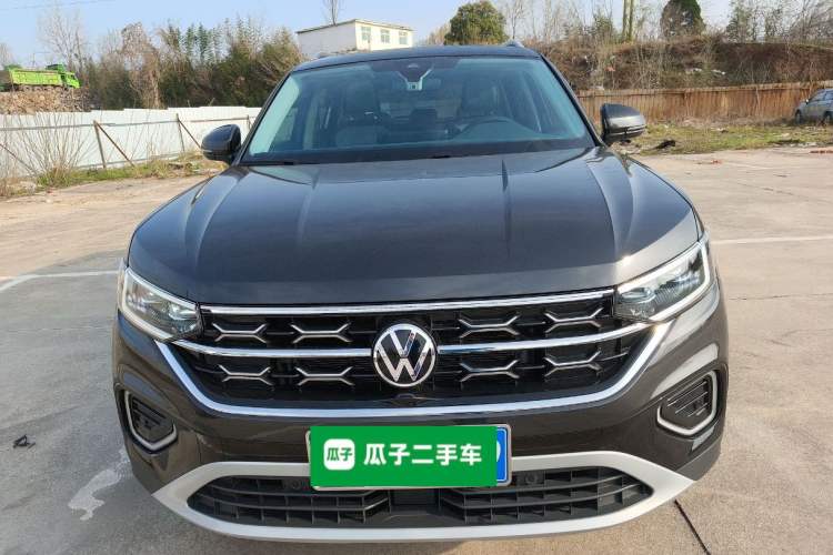 Used Volkswagen Tayron 2024 300TSI Two-Wheel-Drive Luxury Plus Advanced Version Front