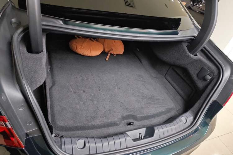 Used Jaguar XFL 2021 XFL 2.0T P250 Two-Wheel-Drive Luxury Deluxe Edition