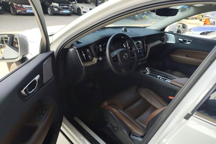 Used Volvo XC60 New Energy 2019 T8 e-Drive Hybrid Prestige Luxury Edition China VI Standard