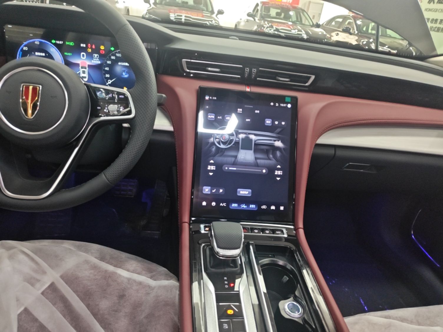 Hongqi H5 PHEV 2025 130 Super Hybrid Version — снимка 17