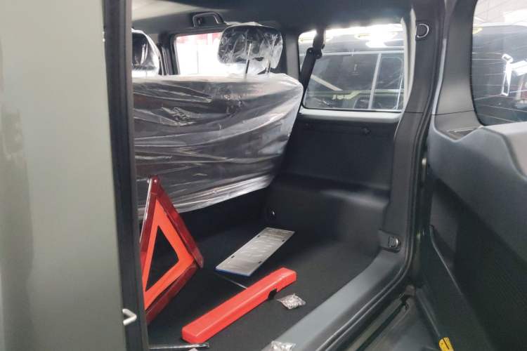 Used 212 T01 2024 2.0T Explorer