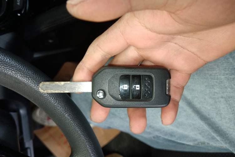 Used Honda Vezel 2015 1.5L CVT two-wheel drive Comfort trim Interior 1