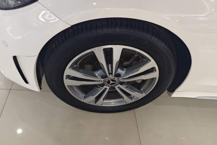 Used Mercedes-Benz C-Class 2020 C 200 L Fashion Edition Sport Version Left Front Wheel Hub