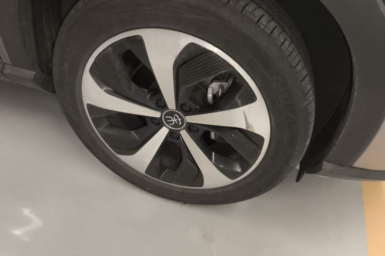 Used BYD Song PLUS New Energy 2021 EV Flagship Model Right Front Wheel Hub