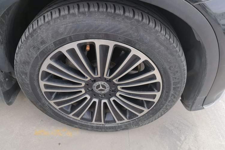 Used Mercedes-Benz GLC 2019 GLC 260 L 4MATIC Dynamic Model Right Front Wheel Hub