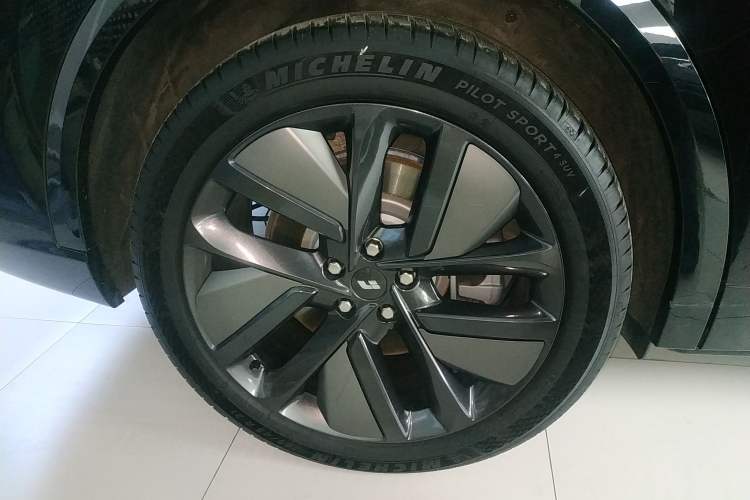 Used Li Auto L9 2024 Ultra Model Right Rear Wheel Hub