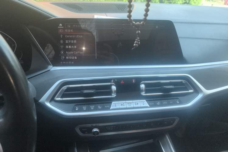 Used BMW X7 2021 Restyled xDrive40i Luxury Package with Premium Features Audio And AC Panel