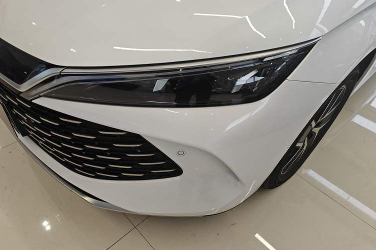 Used BYD Qin L 2025 DM-i Smart Drive 120KM Superior Model
