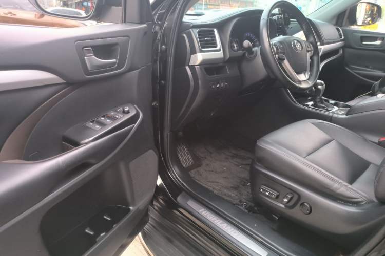 Used Toyota Highlander 2018 2.0T Four-Wheel Drive Luxury Version 7 Seats China VI Standard