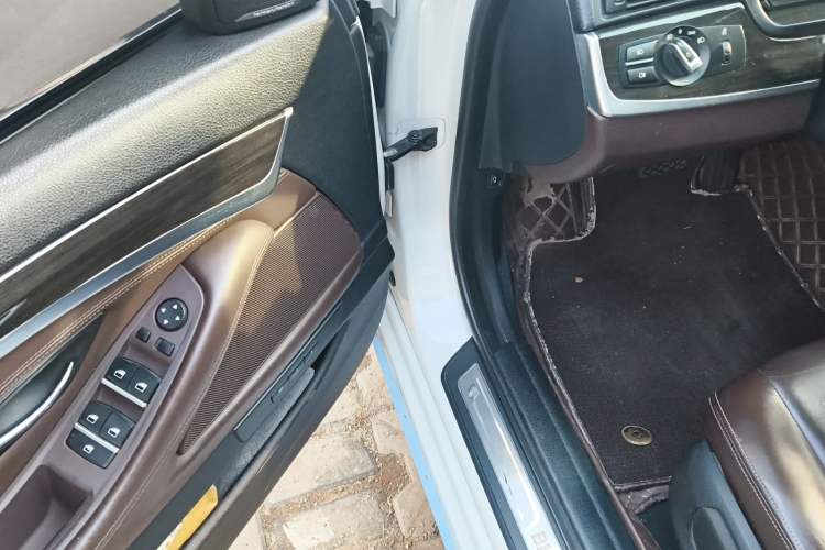 Used BMW 5 Series 2014 525Li Luxury Design Package Driver Seat