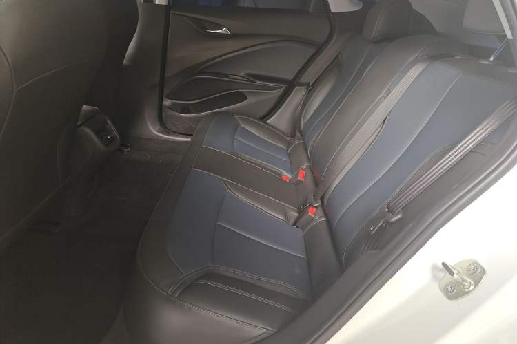 Used Buick Velite 6 2023 430km Range Commuter Version Left Rear Seat